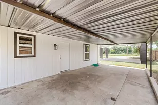 208 Ponderosa Ln, Burleson, TX 76028 - Photo 11