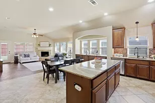 4209 Carnation Ln, Mansfield, TX 76063 - Photo 7