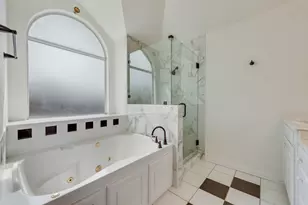 721 Herman Dr, Hurst, TX 76054 - Photo 7
