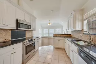 721 Herman Dr, Hurst, TX 76054 - Photo 3