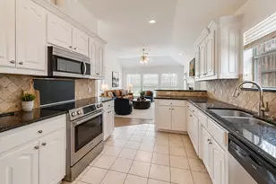 721 Herman Dr, Hurst, TX 76054 - Photo 5