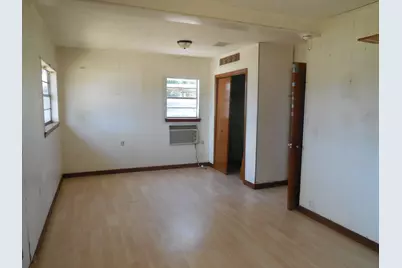 502 Travis Street, Ranger, TX 76470 - Photo 7