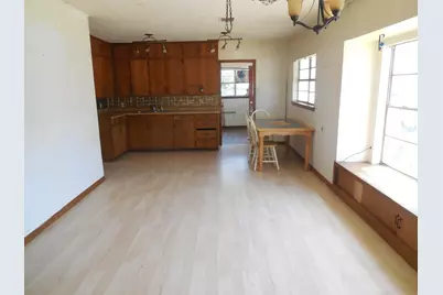502 Travis Street, Ranger, TX 76470 - Photo 9
