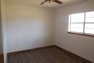 502 Travis St, Ranger, TX 76470 - Photo 11