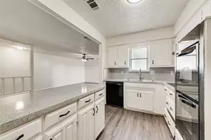 215/217 Silver Creek Dr, Duncanville, TX 75137 - Photo 11