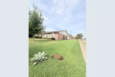 4817 Sprucewood Lane, Garland, TX 75044 - Photo 17