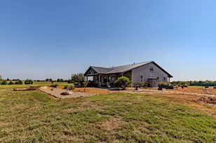 1704 Co Rd 1002, Greenville, TX 75401 - Photo 9
