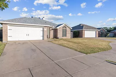 607 Meadowbrook Drive, Burleson, TX 76028 - Photo 3