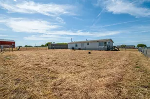 523 W Pecan Tree Rd, Waxahachie, TX 75167 - Photo 3