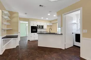 2207 Glen Forest Ln, Plano, TX 75023 - Photo 5