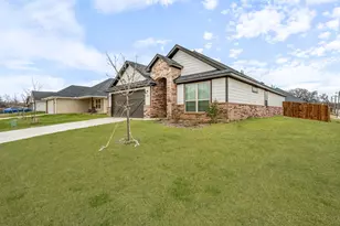 102 Clover Cir, Weatherford, TX 76086 - Photo 3