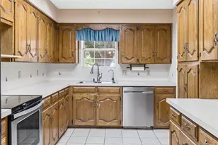 10505 Oak Creek Dr, Greenville, TX 75402 - Photo 9