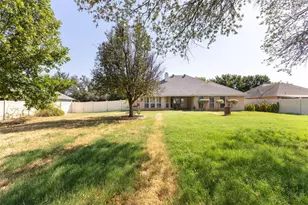 3904 Santa Cruz St, Granbury, TX 76049 - Photo 31