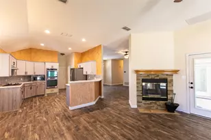 3904 Santa Cruz St, Granbury, TX 76049 - Photo 11