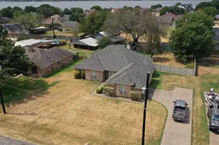3904 Santa Cruz St, Granbury, TX 76049 - Photo 35
