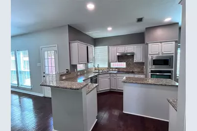 2634 Lakeforest Court, Dallas, TX 75214 - Photo 9