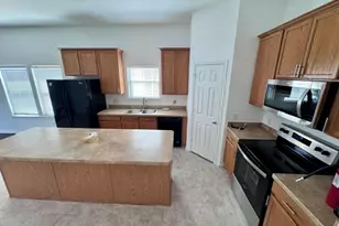 1613 Castle Creek Dr, Little Elm, TX 75068 - Photo 7