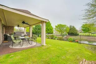 2035 Matagorda Ln, Grand Prairie, TX 75052 - Photo 17