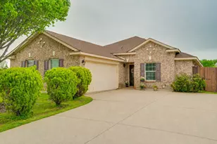 2035 Matagorda Ln, Grand Prairie, TX 75052 - Photo 1