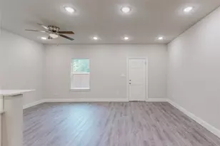 618 W Sears St, Denison, TX 75020 - Photo 7