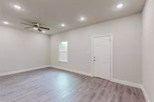 618 W Sears St, Denison, TX 75020 - Photo 9