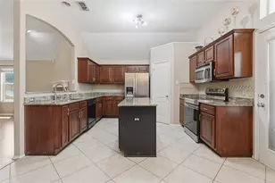 1104 Deedee Creek Dr, Euless, TX 76040 - Photo 11