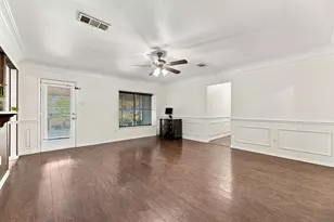 2505 Cloverdale St, Arlington, TX 76010 - Photo 9
