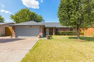 2505 Cloverdale St, Arlington, TX 76010 - Photo 3