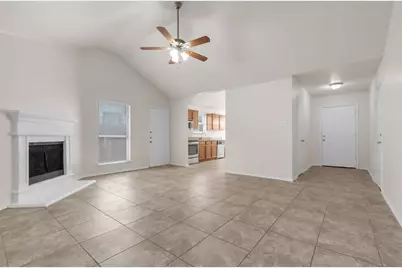 1039 Caliente Drive, Grand Prairie, TX 75051 - Photo 3