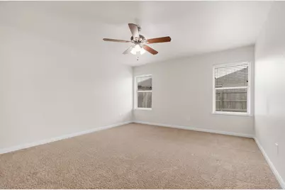1039 Caliente Drive, Grand Prairie, TX 75051 - Photo 11