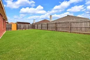 1039 Caliente Dr, Grand Prairie, TX 75051 - Photo 23