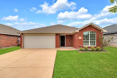 1039 Caliente Drive, Grand Prairie, TX 75051 - Photo 1