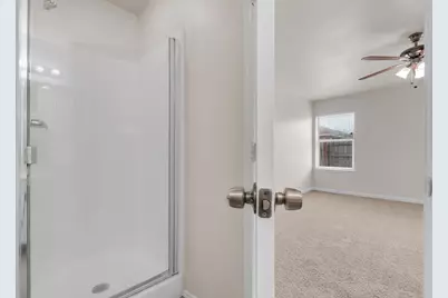 1039 Caliente Drive, Grand Prairie, TX 75051 - Photo 13