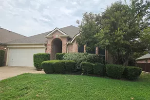211 Crepe Myrtle Dr, Euless, TX 76039 - Photo 3