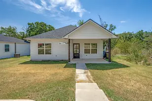 722 E Woodard St, Denison, TX 75021 - Photo 1
