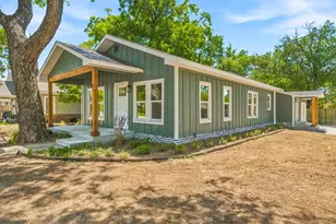 910 3rd St, Graham, TX 76450 - Photo 1
