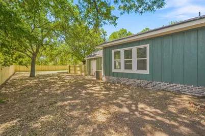 910 3rd Street, Graham, TX 76450 - Photo 25