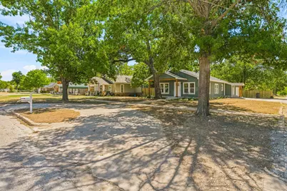 910 3rd Street, Graham, TX 76450 - Photo 23