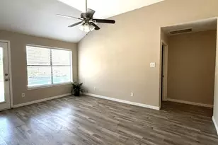 1621 Winter Park Ln, Lewisville, TX 75077 - Photo 9