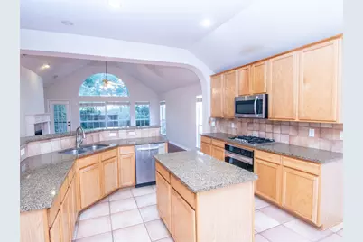 3916 Sharondale Drive, Flower Mound, TX 75022 - Photo 11