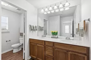 424 Legends Dr, Lewisville, TX 75057 - Photo 11