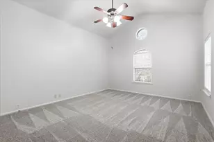 424 Legends Dr, Lewisville, TX 75057 - Photo 15