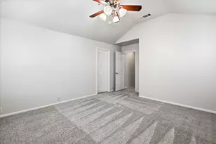 424 Legends Dr, Lewisville, TX 75057 - Photo 9