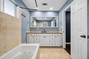 8618 Lockhaven Dr, Dallas, TX 75238 - Photo 17