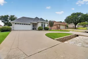 8730 Bellechase Rd, Granbury, TX 76049 - Photo 3