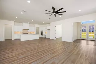 2119 Middlewood Cir, Granbury, TX 76049 - Photo 7