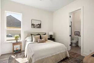 2119 Middlewood Cir, Granbury, TX 76049 - Photo 25