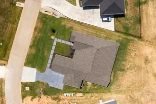 2119 Middlewood Cir, Granbury, TX 76049 - Photo 33