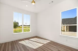 2119 Middlewood Cir, Granbury, TX 76049 - Photo 23