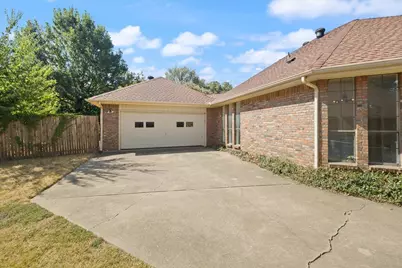 3637 Bluegrass Drive, Grand Prairie, TX 75052 - Photo 35